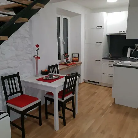 Di 45 M² Con 1 * Izola