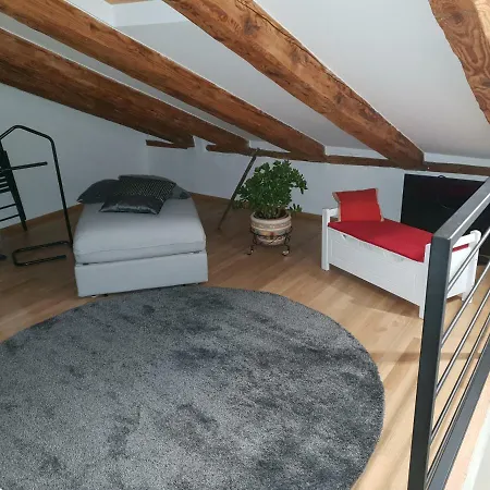 Di 45 M² Con 1 *