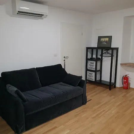 Di 45 M² Con 1 *
