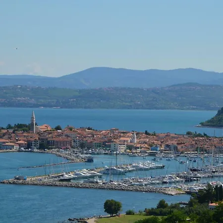 Di 45 M² Con 1 Izola
